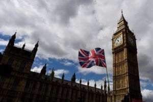 Guvernul britanic cere Uniunii Europene renegocierea măsurilor post-Brexit privind Irlanda de Nord