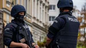 Poliţia germană le cere voluntarilor să stea departe de zona calamitată de inundaţii