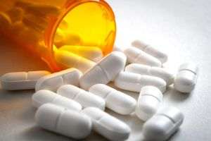 Competiţia între companiile farmaceutice pentru crearea unei pastile anti-COVID-19 se intensifică