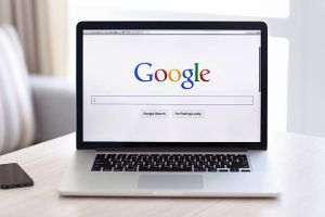 Google are la dispoziţie două luni pentru a îmbunătăţi rezultatele căutărilor pentru zboruri şi hoteluri