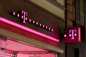 CE aprobă condiţionat achiziţionarea Telekom Romania de către Orange