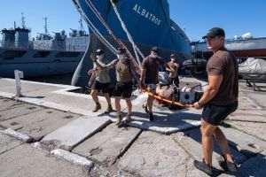 Peste 350 de scafandri militari din mai multe ţări participă la un exerciţiu în Marea Neagră