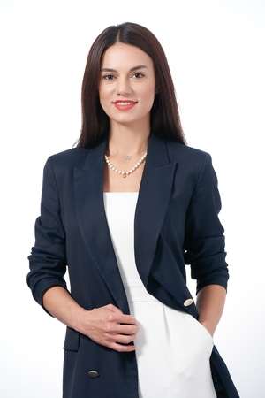 Angajaţii pot accesa instant sume în avans din salariu prin intermediul unui parteneriat între Salarium şi Alpha Bank Romania