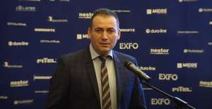 Jumătate dintre români consideră calitatea internetului cel mult medie în oraşele mici şi zonele rurale, iar 72% cred că o localitate ar trebui să compenseze prin propria reţea de fibră optică