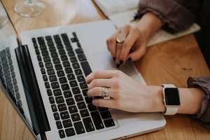 5 + 1 motive pentru a profita chiar acum de învăţarea online