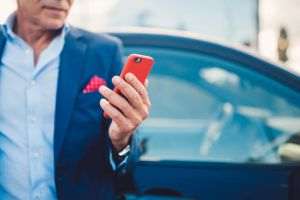 Românii preferă plata parcării prin SMS