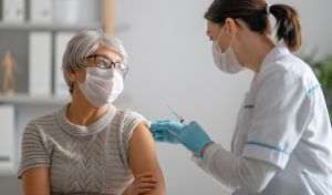Israelul a început să administreze a treia doză de vaccin anti-COVID-19 persoanelor peste 50 de ani