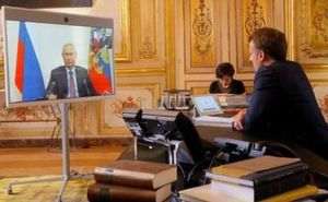  Emmanuel Macron a discutat cu Vladimir Putin şi Mario Draghi despre situaţia din Afganistan