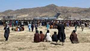 Ambasada SUA de la Kabul le recomandă cetăţenilor americani să nu se deplaseze la aeroport