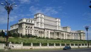 Mircea Gheorgheosu anunţă că îşi dă demisia din funcţiile pe care le deţine în Parlament şi în AUR