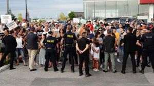 Campania electorală a premierului Trudeau perturbată din nou de manifestanţi