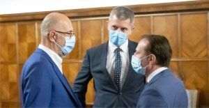Criza din cadrul coaliţiei de guvernare se adânceşte
