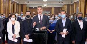 Miniştrii USR PLUS demisionează din Guvern