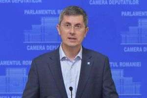 "Nu suntem un partid care face bambilici cu demisii depuse şi retrase"