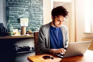 Oracle oferă programe gratuite de instruire şi certificare pentru Oracle Cloud Infrastructure
