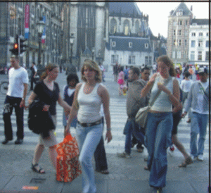 Primii români se vor angaja în instituţii ale UE, în 2007
