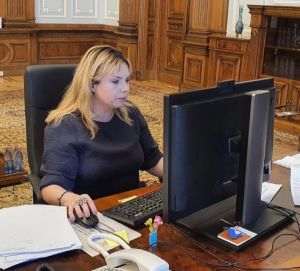 Anca Dragu, preşedintele Senatului, a precizat că punctul său de vedere transmis către CCR va reitera faptul că informaţiile prezentate de Guvern în legătură cu moţiunea sunt incorecte.