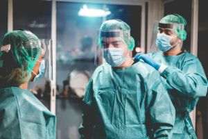 Directorul Moderna crede că pandemia de coronavirus se va încheia peste un an