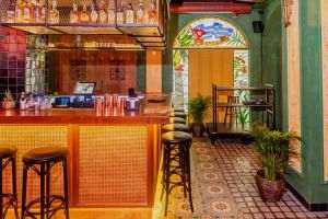 Cuba redeschide barurile şi restaurantele, închise din ianuarie