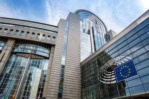 Parlamentul European cere limitarea folosirii inteligenţei artificiale