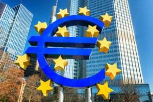 Băncile din zona euro continuă să reducă nivelul creditelor neperformante