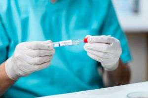 CNSU a aprobat folosirea testelor de salivă în şcoli