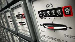 Energia electrică, gazele naturale şi uleiul comestibil s-au scumpit cel mai mult 