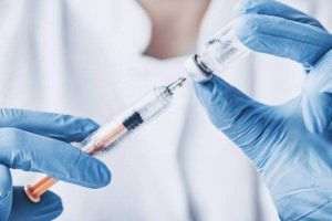 ''Persoanele imunizate în alte ţări cu seruri anti-COVID nerecunoscute în România se pot revaccina la cerere''