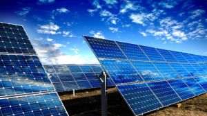 Electrica vrea să cumpere cinci companii ce deţin centrale fotovoltaice