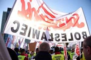 Minerii polonezi protestează pe străzile din Luxemburg împotriva închiderii unei mine de lignit