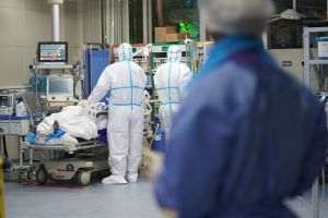 Statul român va suporta toate cheltuielile pentru repatrierea pacienţilor infectaţi cu SARS-CoV-2 transferaţi în străinătate