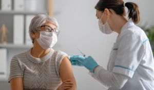  Suedia extinde vaccinările cu doze de supra-rapel pentru toţi rezidenţii de peste 65 de ani