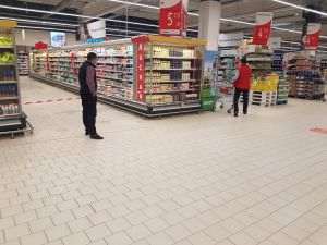 ANPC propune închiderea temporară a patru magazine Auchan din Bucureşti