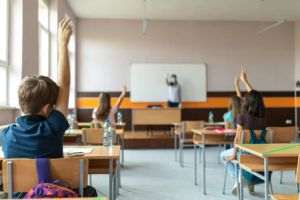 Ministrul interimar al Educaţiei va anunţa modul în care vor funcţiona şcolile începând de luni