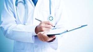 Procurorii au început urmărirea penală a medicului din Mehedinţi care a eliberat adeverinţe de vaccinare nereale