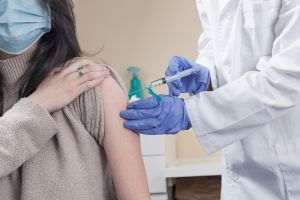 Preşedintele Zelenski promite recompense financiare celor care se vaccinează anti-Covid