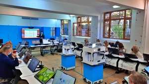 Elevii şi profesorii de la Şcoala Superioară Comercială "Nicolae Kretzulescu" pot învăţa tehnologiile educaţionale 4.0 în cel de-al şaptelea SmartLab 
