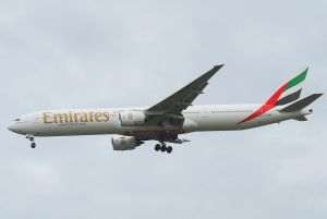 Autorităţile din Dubai au în vedere listarea gigantului aerian Emirates