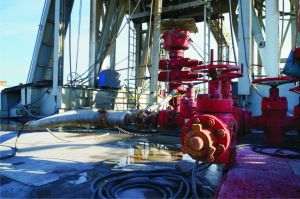 OPEC+ decide săptămâna viitoare dacă îşi ajustează producţia