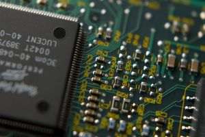 Criza semiconductorilor va continua şi anul viitor