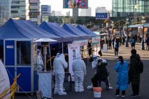 Coreea de Sud reintroduce carantina pentru turişti după detectarea variantei Omicron în ţară