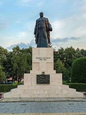 Statuia lui Vasile Lucaciu din Satu Mare