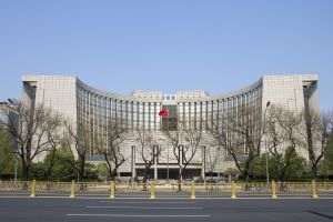Banca centrală a Chinei a redus nivelul rezervelor minime obligatorii pentru a doua oară în acest an