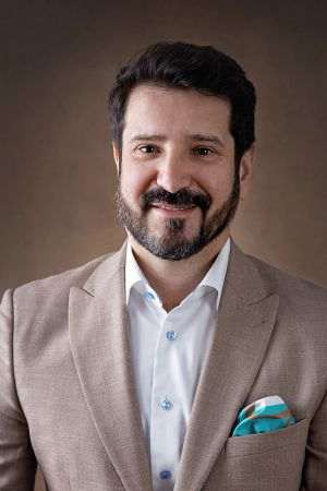 Lucian Marinescu, Membru în Consiliul de Administraţie al Companiei Hoteliere InterContinental România S.A.
