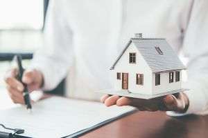 First Bank scade valoarea dobânzii pentru creditele imobiliare la 3,2% pe an
