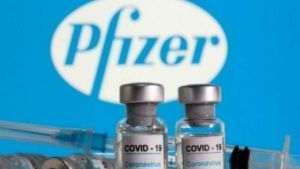 Vaccinul Pfizer/BioNTech rămâne eficace împotiva variantei Omicron după 3 doze, potrivit producătorului vaccinului