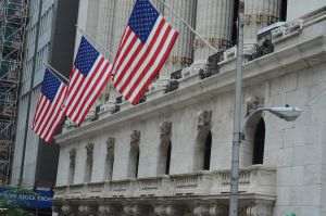 Peste 170 de companii s-au delistat de la NYSE şi Nasdaq, într-un an