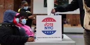 Străinii vor avea drept de vot la alegerile municipale din New York