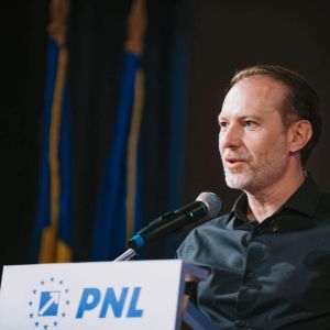 "Eu nu văd niciun fel de tensiune, coaliţia merge foarte bine"