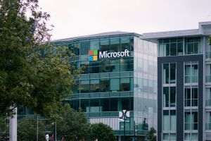 Microsoft face reduceri pentru "îndreptarea păcătoşilor"